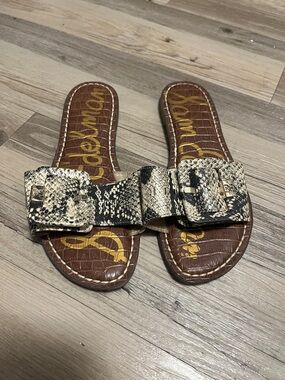 Sam Edelman Snakeskin Buckle Slide Sandals in Beige & Black